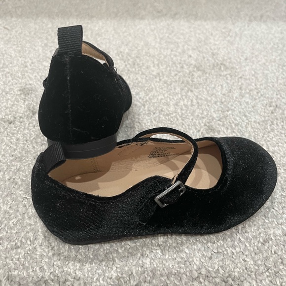 Gap Toddler Ballet shoes - Picture 2 of 6